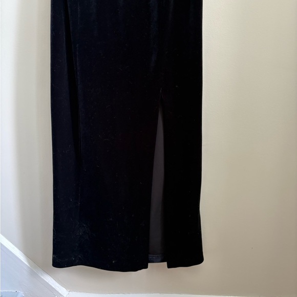 Vintage Elegant Velvet Black Dress with Lace and Glitter Neck Detail - Size 2 - Picture 4 of 7